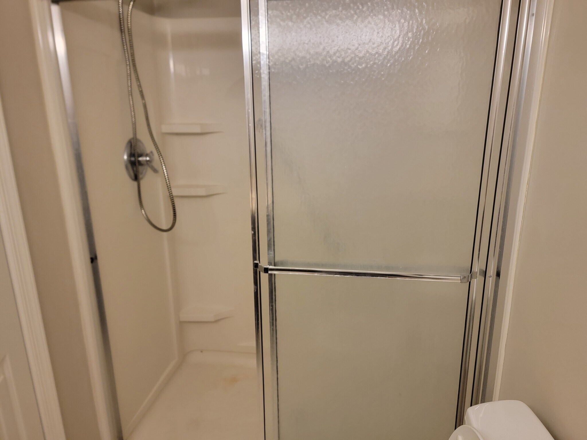 Master bath shower - 1417 Kathleen Ct