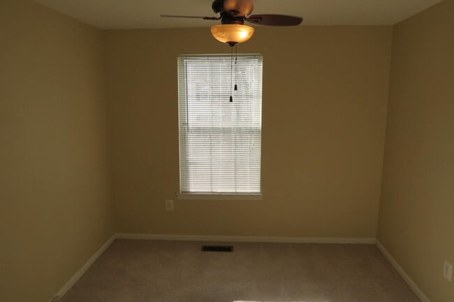 Building Photo - 2208 Wimbledon Cir