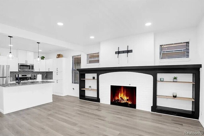 Building Photo - 2641 Monterey St