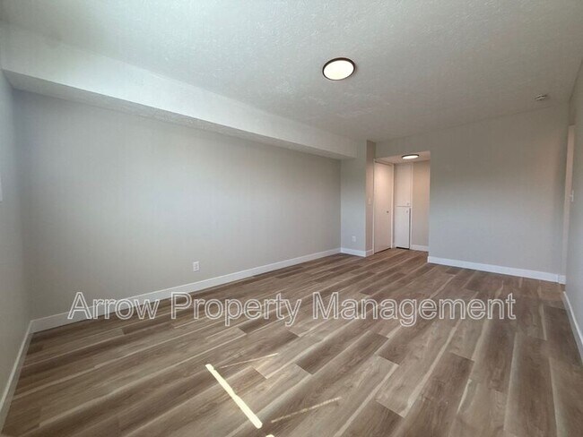 Building Photo - 5703 S 14th St