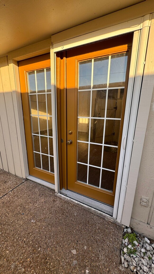 Building Photo - 6452 Olympia Dr