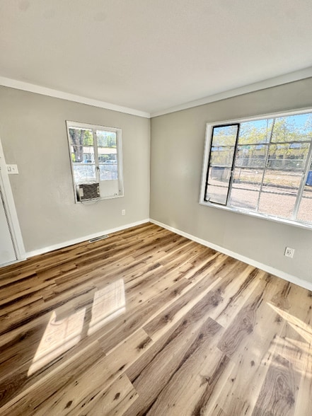 Building Photo - 320 May Dr