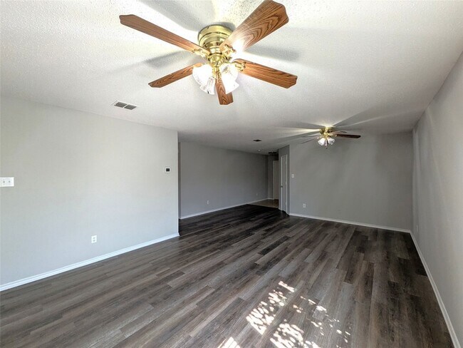 Building Photo - 1736 Carolina Ridge Way