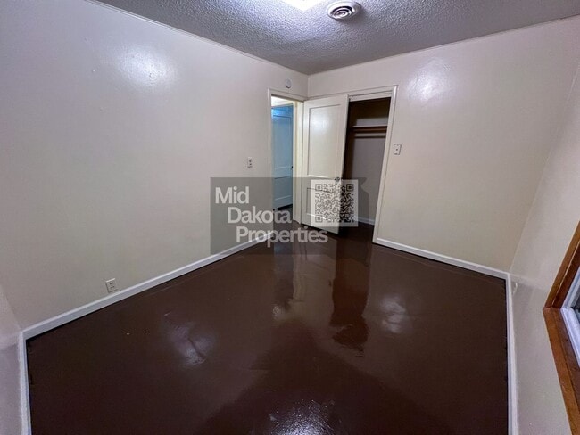 Building Photo - 604 N Wisconsin-2 Bedroom House