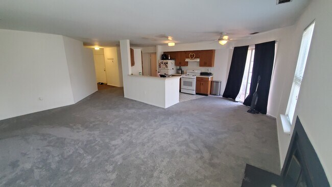 Building Photo - 4182 Bayberry Ct