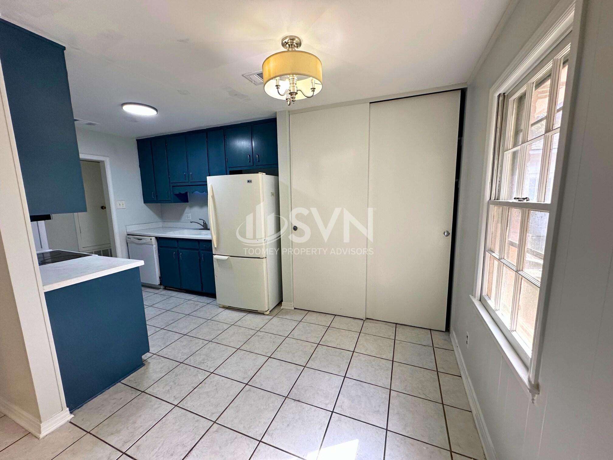 Building Photo - 110 Windsor Dr