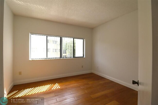 Building Photo - 2445 SW 18th Terrace