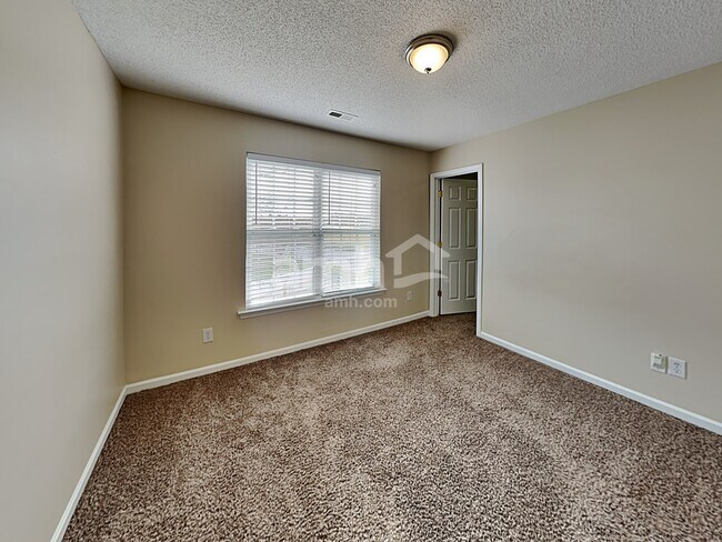 Building Photo - 5323 Kim St SW