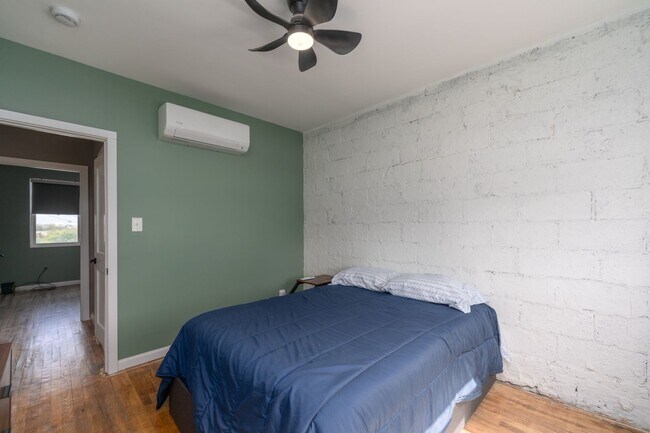 Building Photo - 1055 Parksley Ave