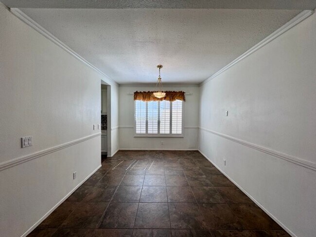 Building Photo - Spacious 5 Bedroom Home in Menifee Lakes with a 3 Car Garage for Lease!