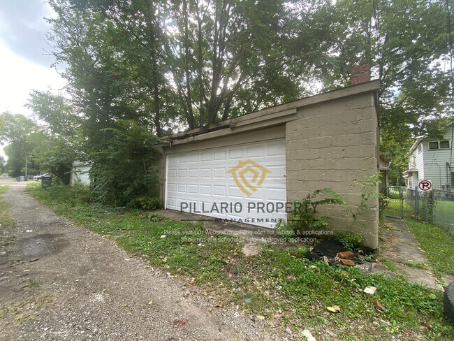 Building Photo - Close to Marion University, 3 Bedroom, 1.5...