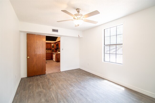 Building Photo - 27607 Decker Woods Dr