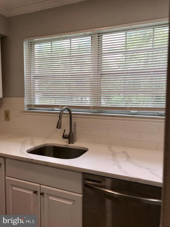 Building Photo - 618 Walden Cir
