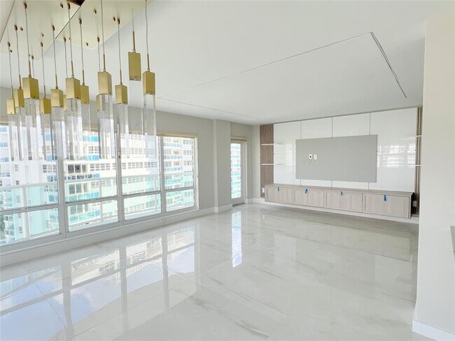 Building Photo - 3410 Galt Ocean Dr