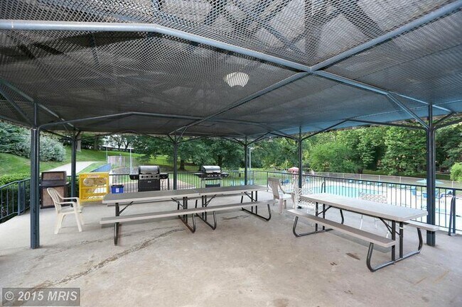 Building Photo - North Bethesda Studio - Walk to Metro - Utilities Included