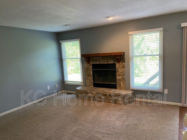 Building Photo - 1384 N Ridge Pkwy