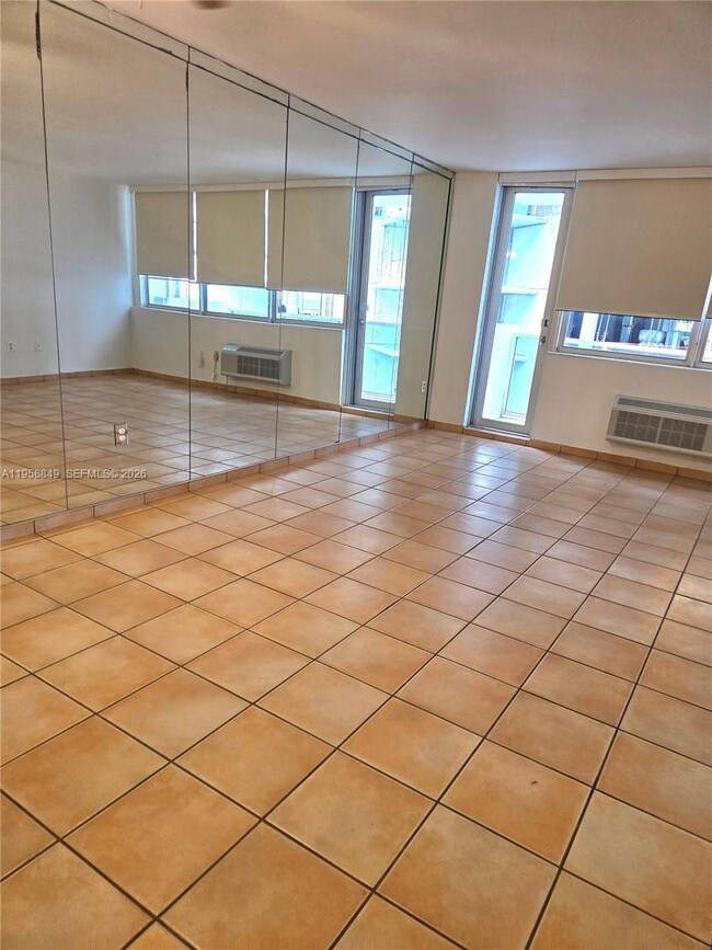 Building Photo - 5313 Collins Ave