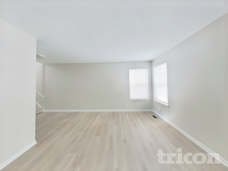 Building Photo - 436 Gloria Ln