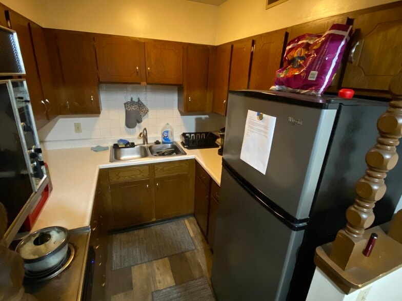 Building Photo - 1832 Claflin Rd