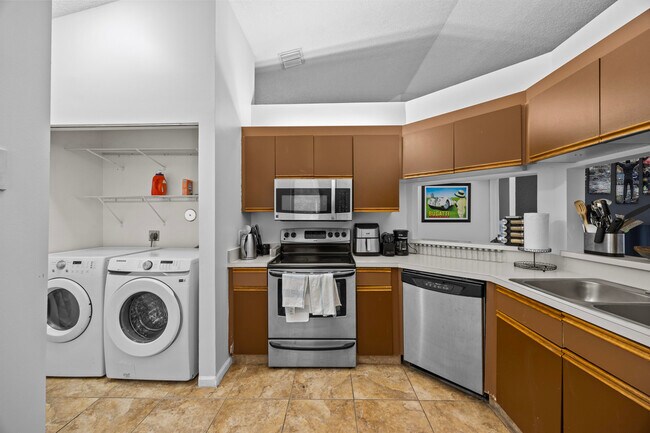 Building Photo - 15 Vía De Casas Sur