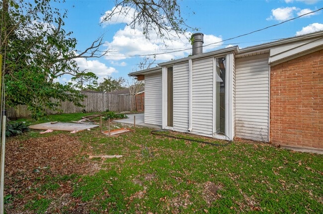 Building Photo - 5503 Jason St