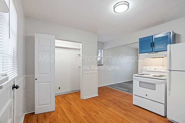 Building Photo - 1414 E Pitman Ave