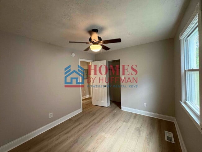 Building Photo - Westside | Two Bedroom House | Move in Ready