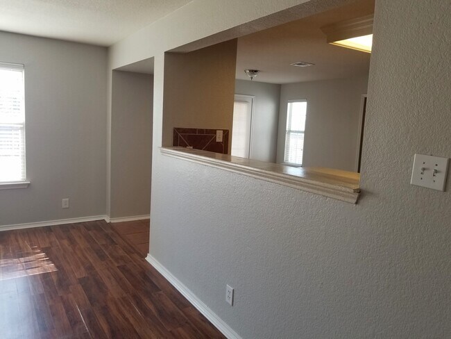 Building Photo - 196 Valero Dr