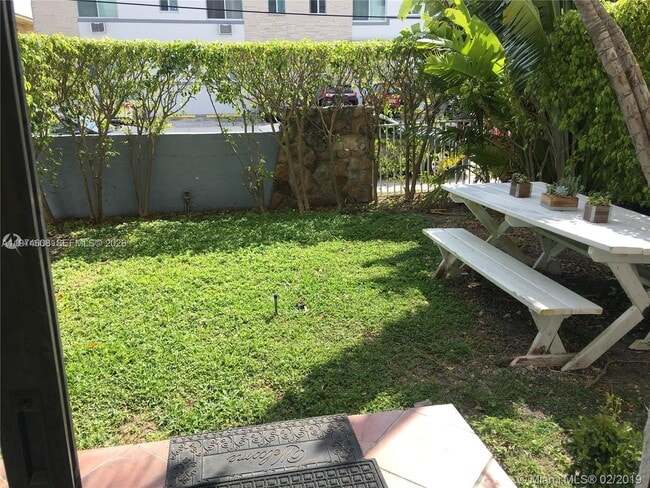 Building Photo - 1801 S Treasure Dr