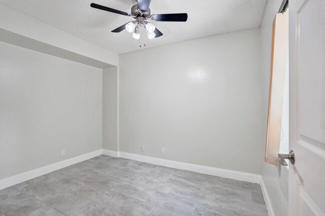 Building Photo - 4260 Village Dr