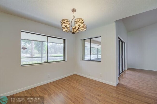 Building Photo - 9200 Chelsea Dr S