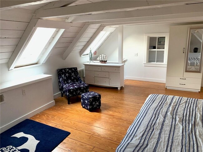 Building Photo - 28 Broadway