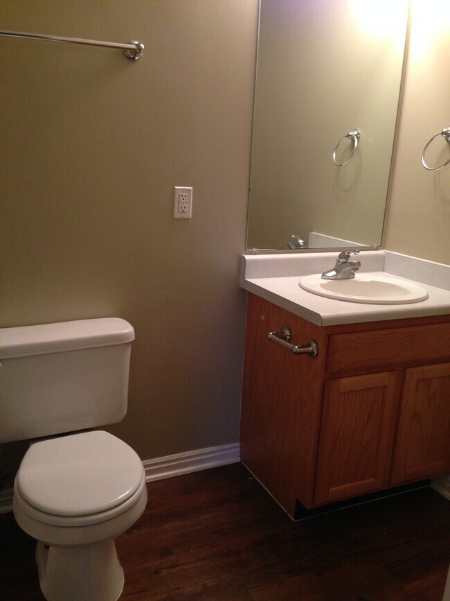 Building Photo - 1204 Torwood Ct