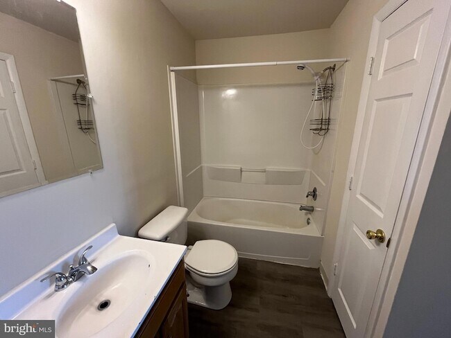 Building Photo - 105 Berry St