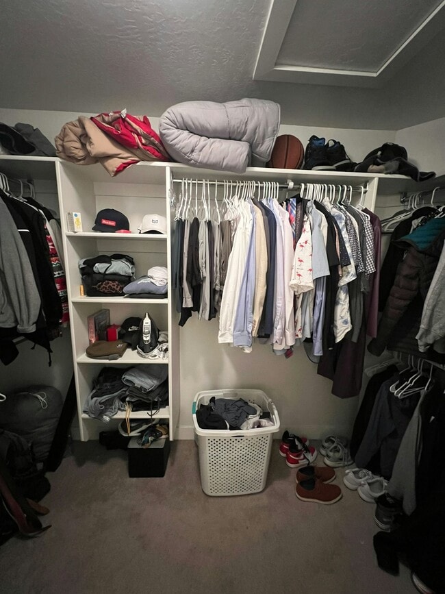 Building Photo - 192 W Silver Springs Dr