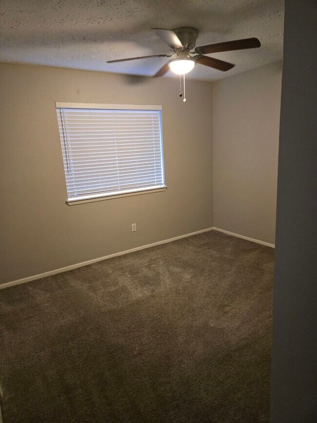 Building Photo - 7026 Foxfield Ln