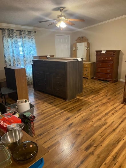 Building Photo - 34506 White Oak Dr