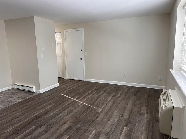 Building Photo - 50 Simard Dr