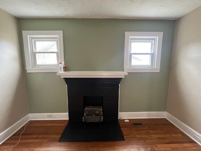 Building Photo - 1414 W Main St