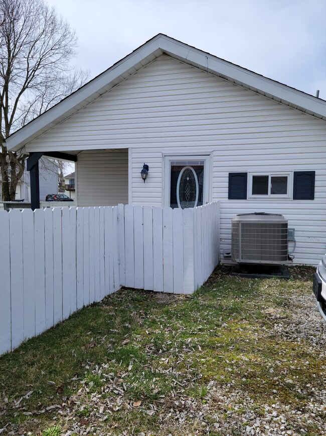 Side Entrance from off street parking - 13594 Hamilton St NE