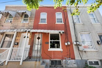 Building Photo - Charming 2-Bedroom Home with Private Backyard in Allentown