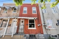 Building Photo - 622.5 N Silk St