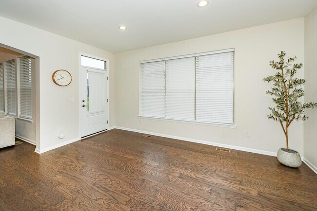 Building Photo - 50236 Amberwood Rd