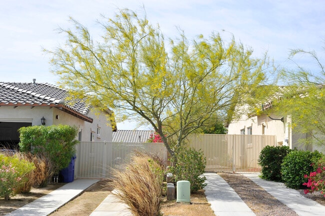 Off Street Parking - 835 Alta Rdg