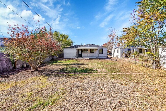 Building Photo - $1,995 - 3 Bed, 1 Bath Newly Updated Home In Denver with Fenced in Yard!