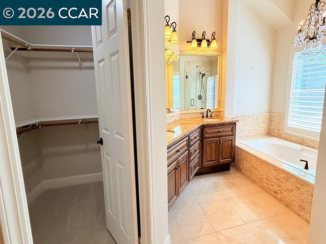 Building Photo - 6220 Lakeview Cir