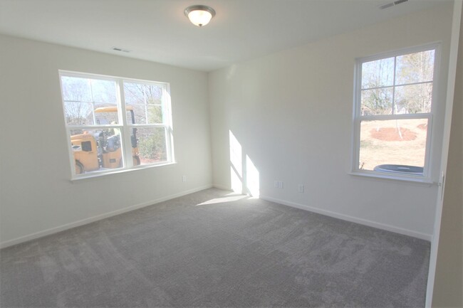 Building Photo - BEAUTIFUL 3BD 2.5 BTH Apartment home RAINT...