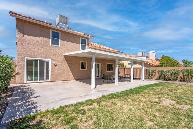 Building Photo - 26 Fantasia Ln