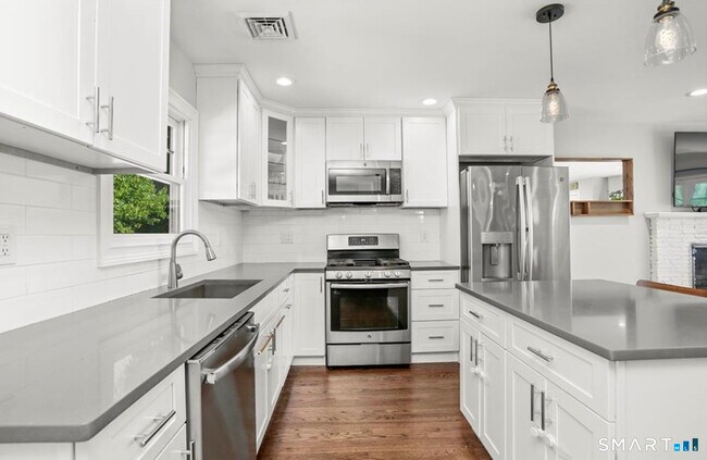 Building Photo - 118 Brooklawn Terrace