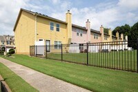Building Photo - 45 Providence Oak Ct SE
